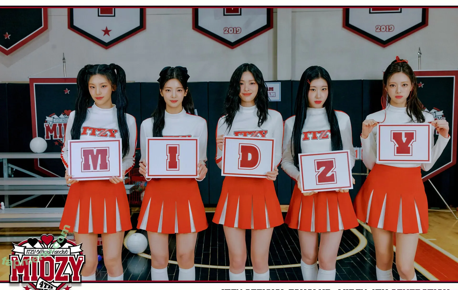 itzy.all.in.us nude photo #0305 (Shin Yu Na / Yuna ITZY / 유나)