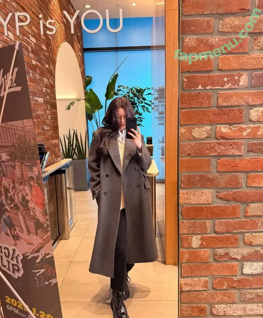 itzy.all.in.us nude photo #0307 (Shin Yu Na / Yuna ITZY / 유나)