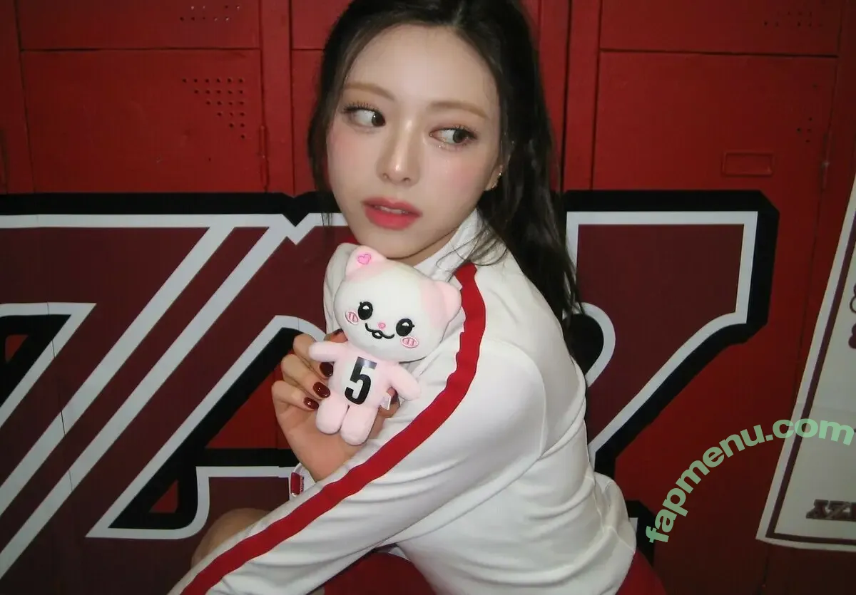 itzy.all.in.us nude photo #0314 (Shin Yu Na / Yuna ITZY / 유나)