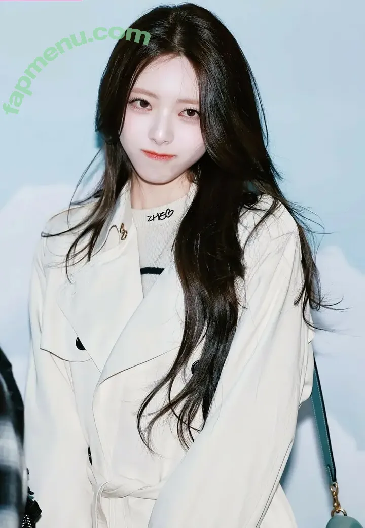 itzy.all.in.us nude photo #0338 (Shin Yu Na / Yuna ITZY / 유나)
