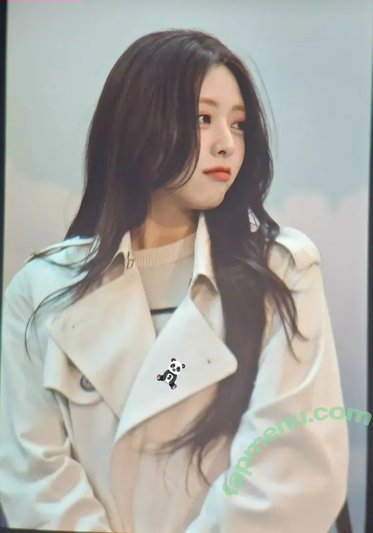 itzy.all.in.us nude photo #0345 (Shin Yu Na / Yuna ITZY / 유나)