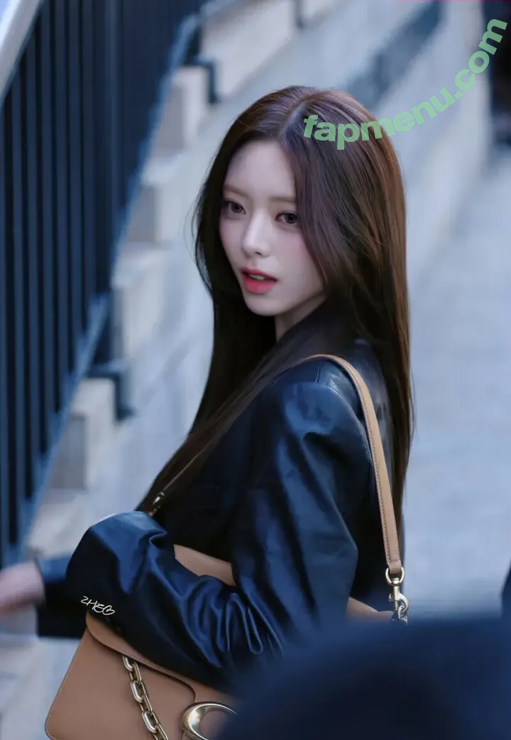 itzy.all.in.us nude photo #0377 (Shin Yu Na / Yuna ITZY / 유나)