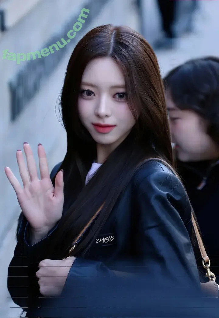 itzy.all.in.us nude photo #0379 (Shin Yu Na / Yuna ITZY / 유나)