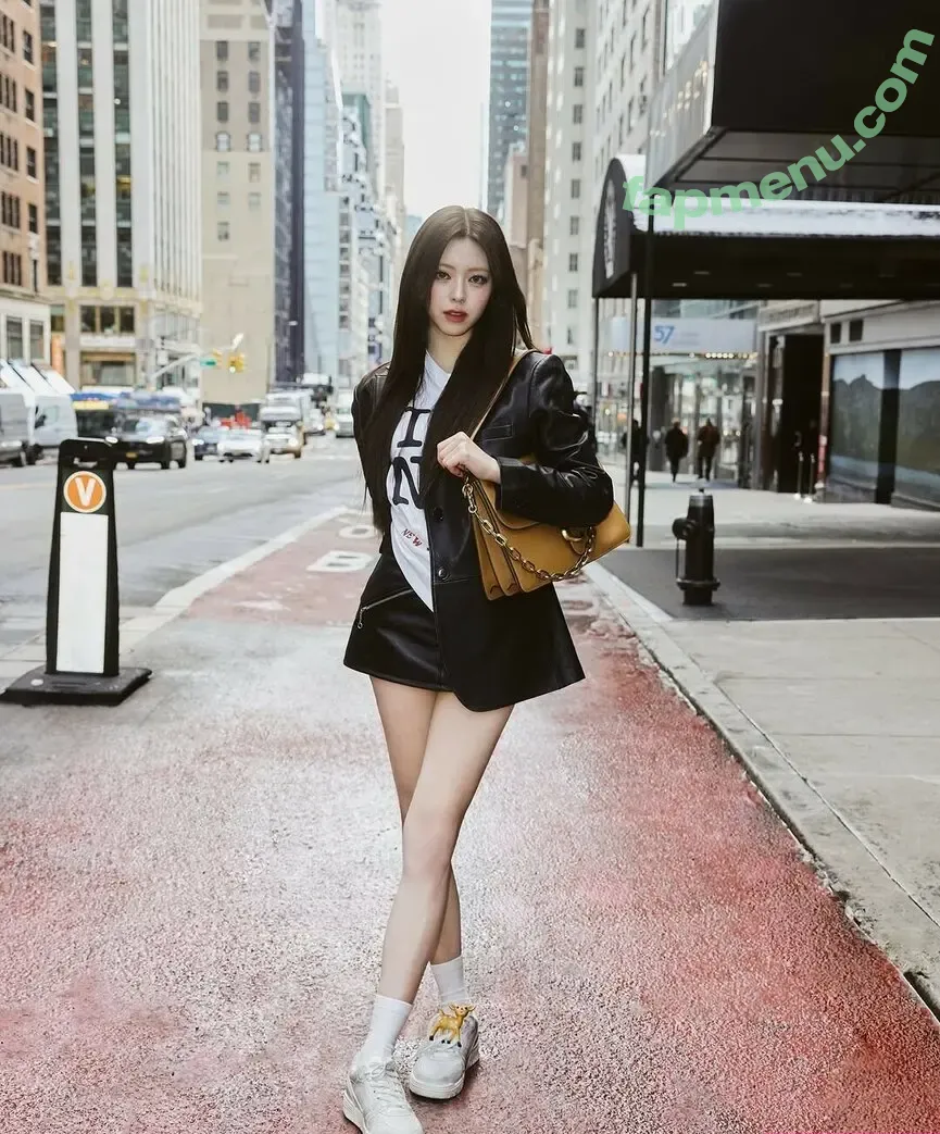 itzy.all.in.us nude photo #0387 (Shin Yu Na / Yuna ITZY / 유나)