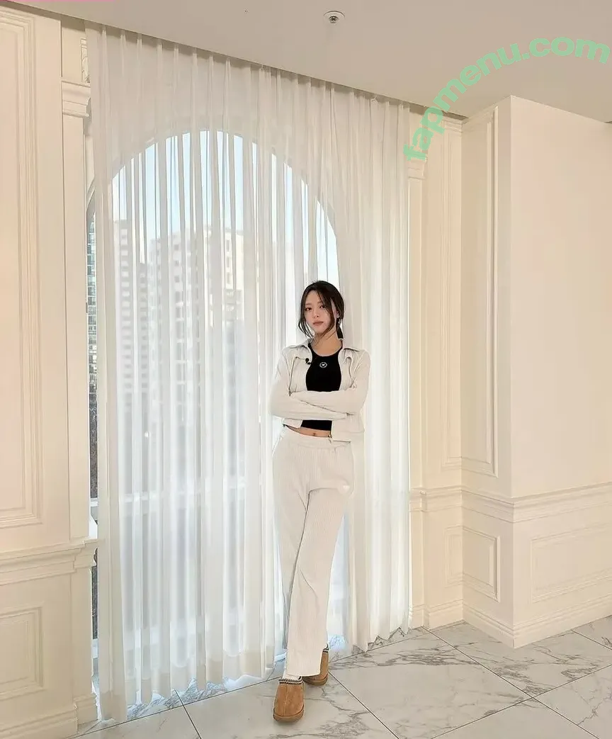 itzy.all.in.us nude photo #0402 (Shin Yu Na / Yuna ITZY / 유나)