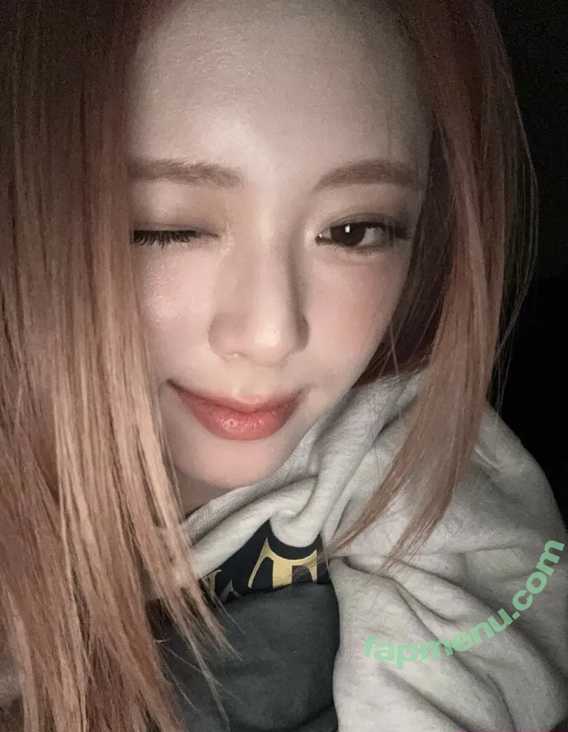 itzy.all.in.us nude photo #0441 (Shin Yu Na / Yuna ITZY / 유나)