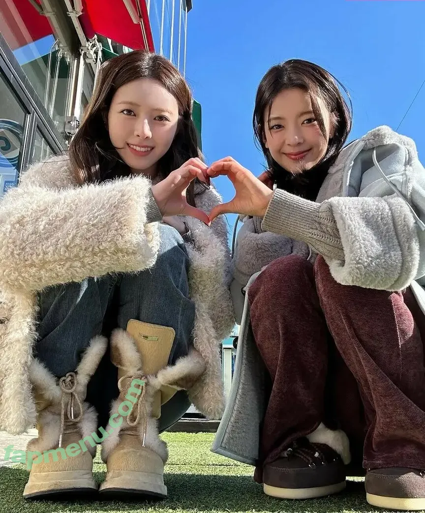 itzy.all.in.us nude photo #0488 (Shin Yu Na / Yuna ITZY / 유나)