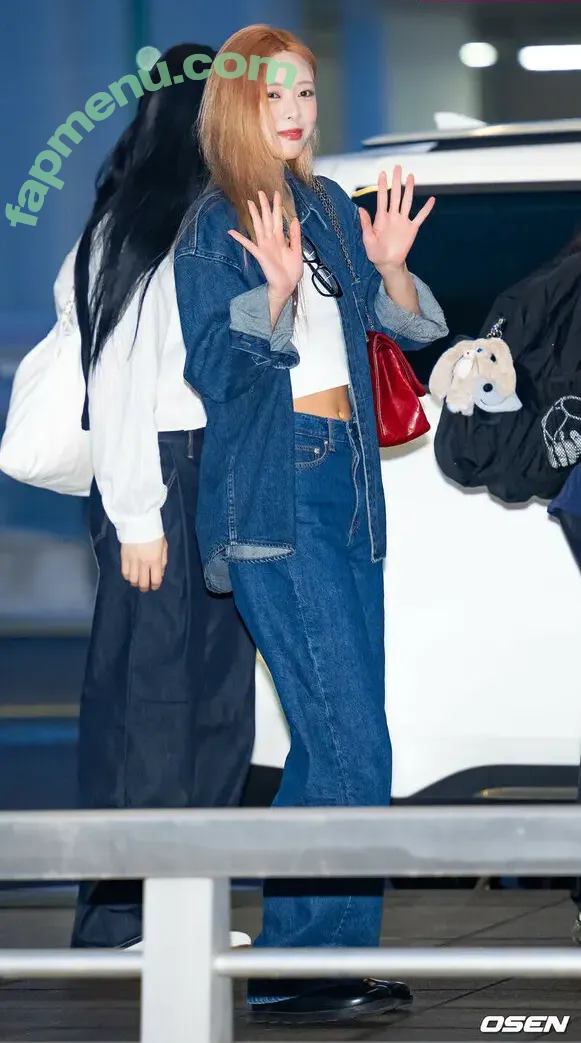 itzy.all.in.us nude photo #0497 (Shin Yu Na / Yuna ITZY / 유나)