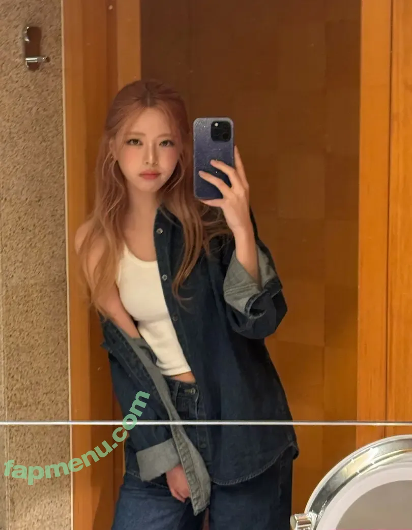 itzy.all.in.us nude photo #0517 (Shin Yu Na / Yuna ITZY / 유나)