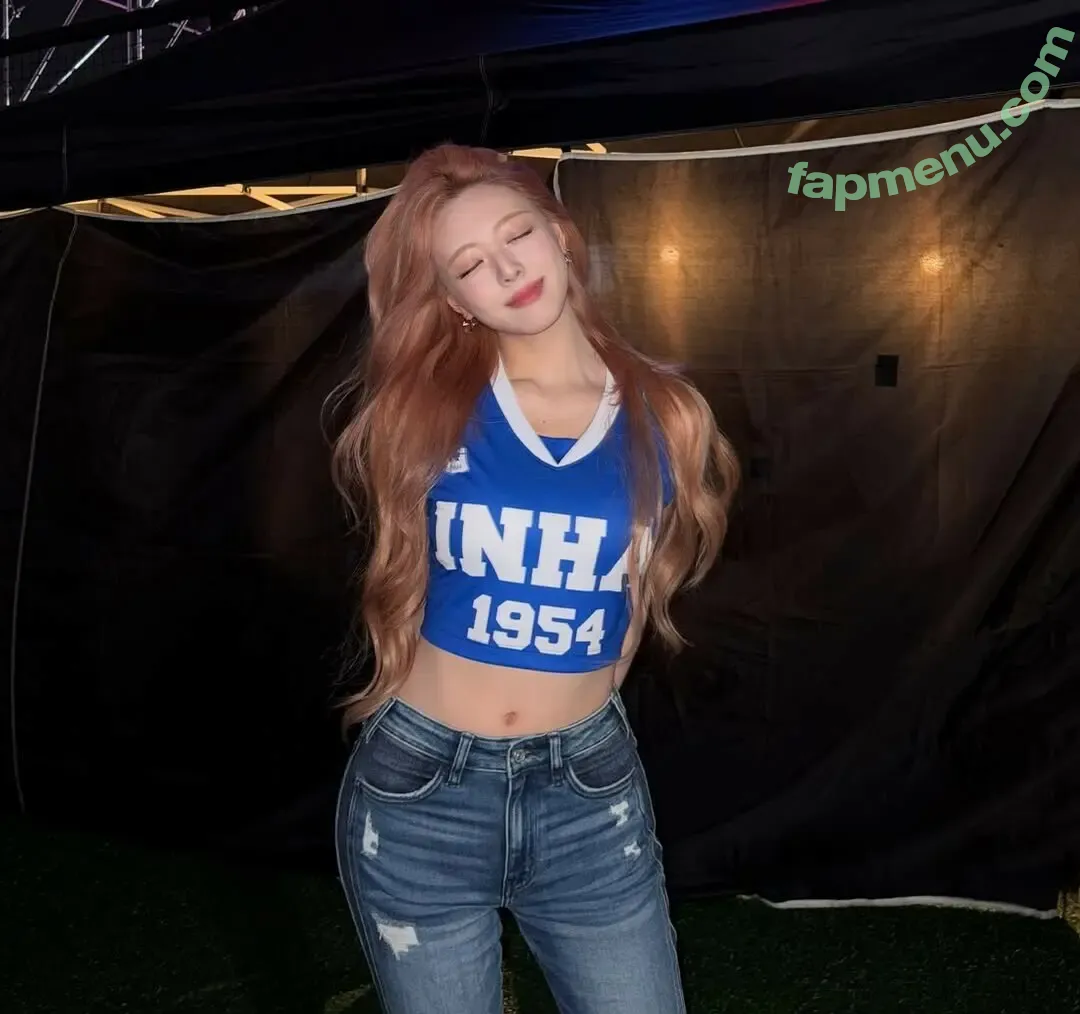 itzy.all.in.us nude photo #0547 (Shin Yu Na / Yuna ITZY / 유나)