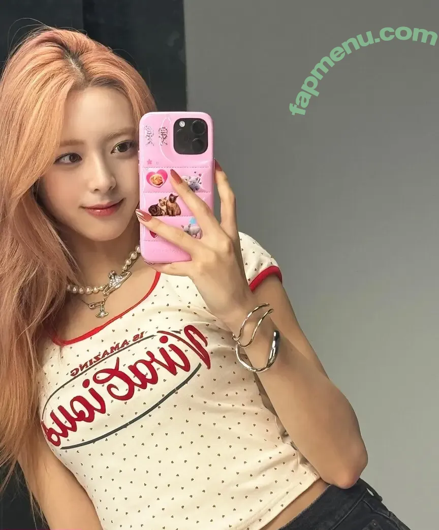 itzy.all.in.us nude photo #0563 (Shin Yu Na / Yuna ITZY / 유나)