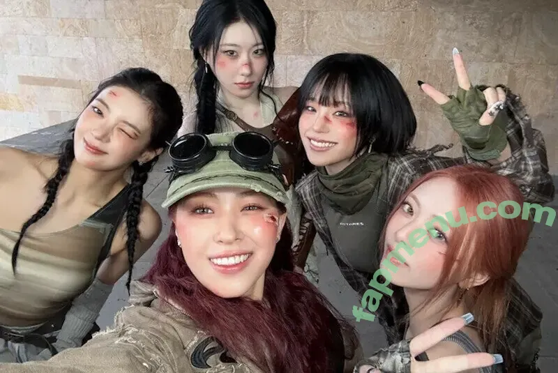 itzy.all.in.us nude photo #0589 (Shin Yu Na / Yuna ITZY / 유나)