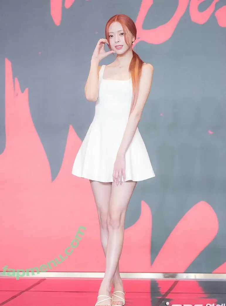 itzy.all.in.us nude photo #0593 (Shin Yu Na / Yuna ITZY / 유나)