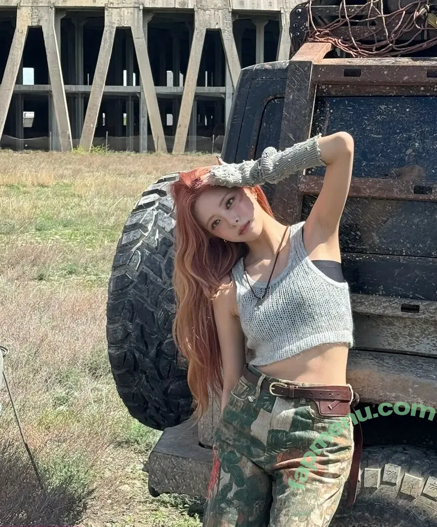 itzy.all.in.us nude photo #0599 (Shin Yu Na / Yuna ITZY / 유나)