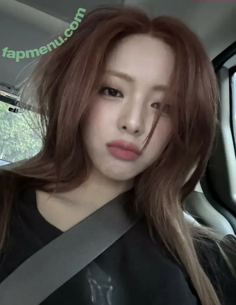 itzy.all.in.us nude photo #0615 (Shin Yu Na / Yuna ITZY / 유나)