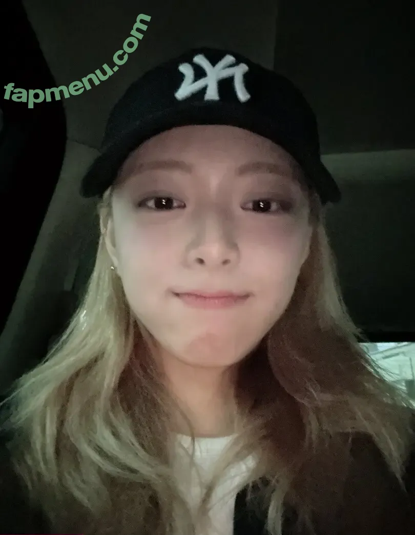 itzy.all.in.us nude photo #0616 (Shin Yu Na / Yuna ITZY / 유나)
