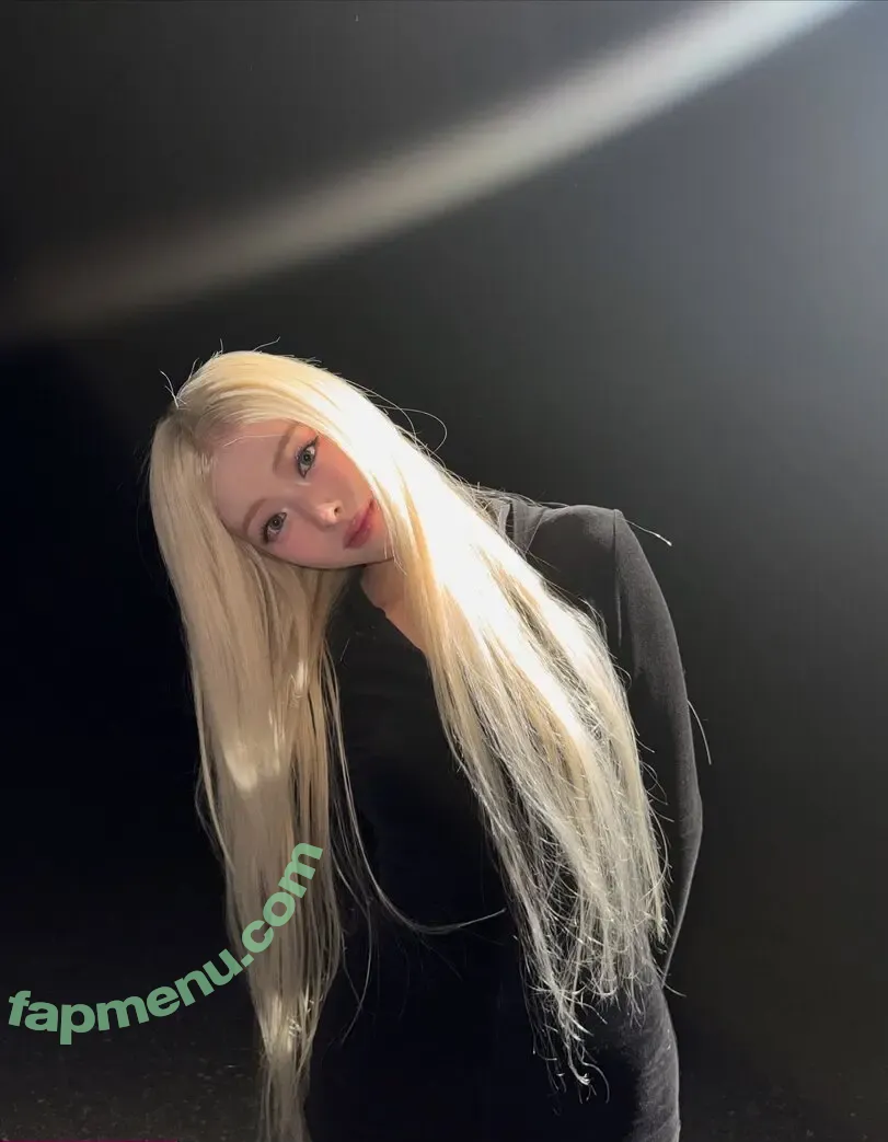 itzy.all.in.us nude photo #0654 (Shin Yu Na / Yuna ITZY / 유나)
