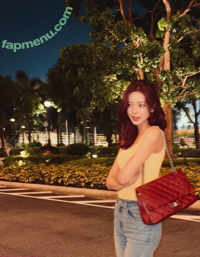 itzy.all.in.us nude photo #0762 (Shin Yu Na / Yuna ITZY / 유나)