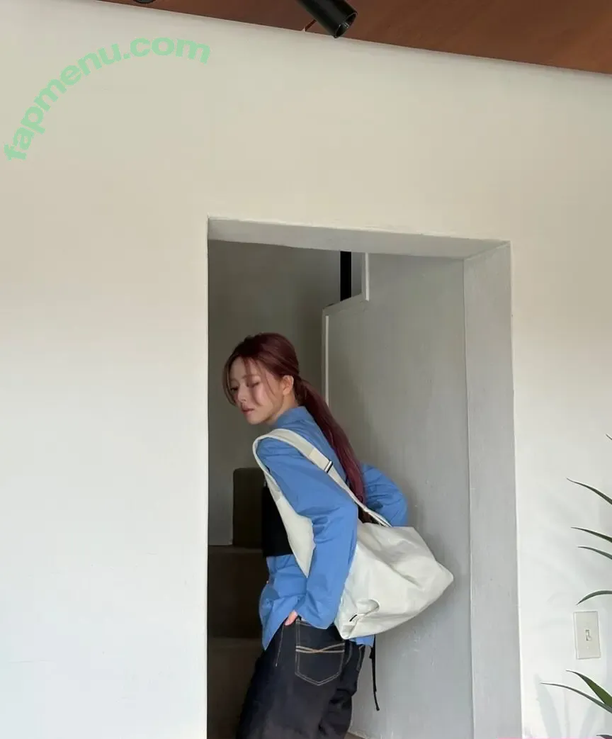 itzy.all.in.us nude photo #0800 (Shin Yu Na / Yuna ITZY / 유나)