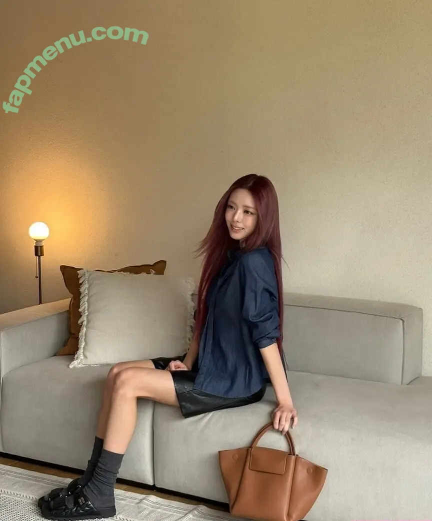 itzy.all.in.us nude photo #0804 (Shin Yu Na / Yuna ITZY / 유나)