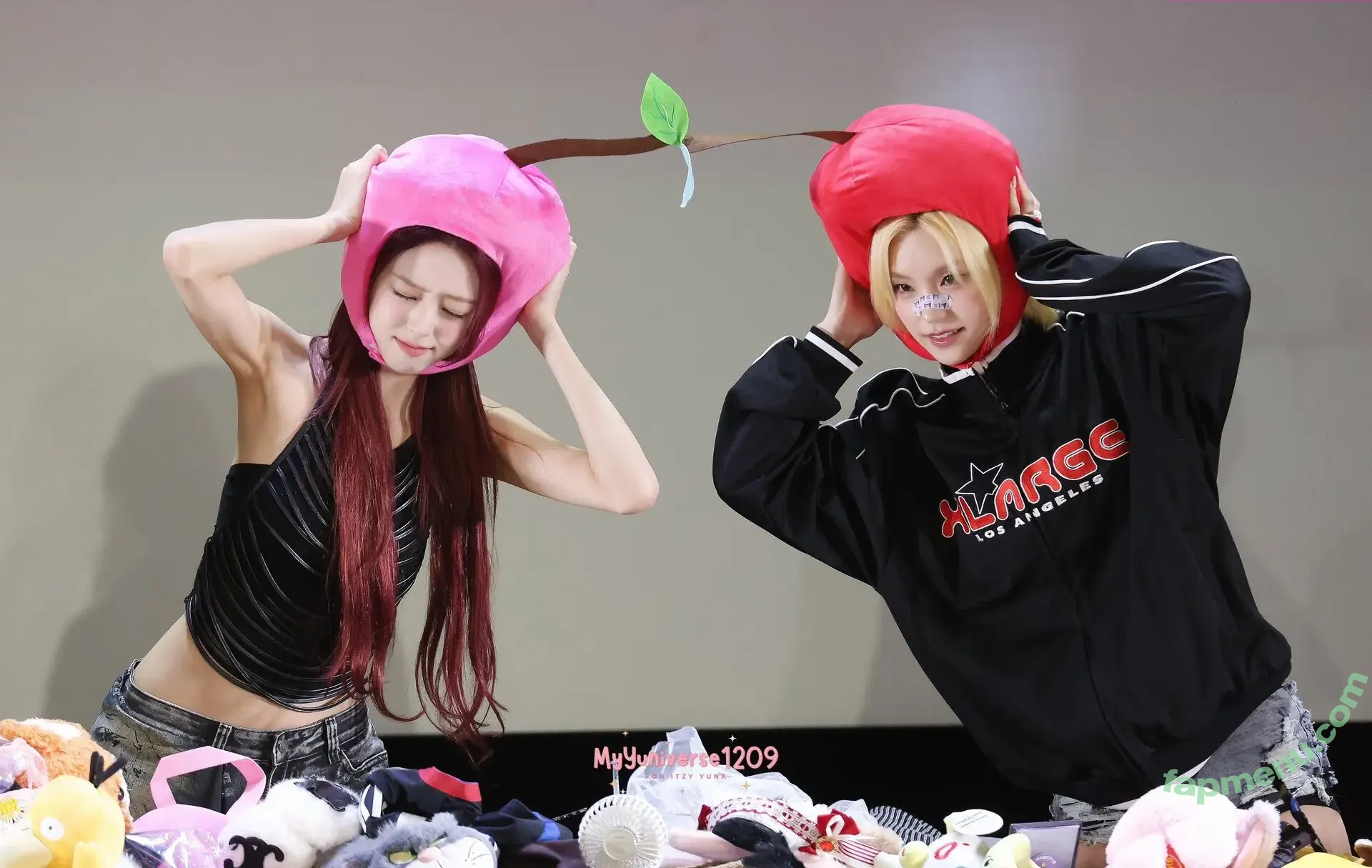 itzy.all.in.us nude photo #0817 (Shin Yu Na / Yuna ITZY / 유나)