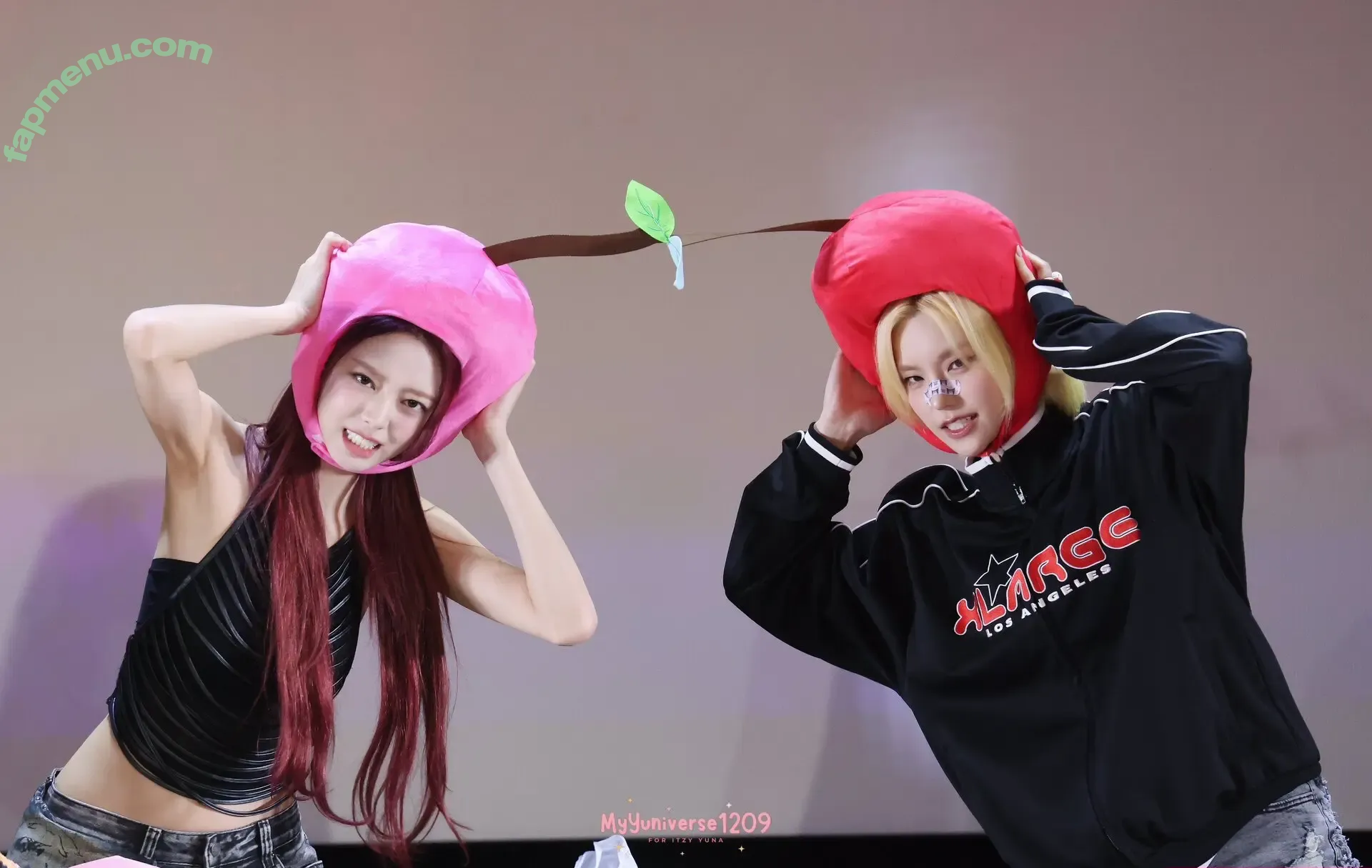 itzy.all.in.us nude photo #0818 (Shin Yu Na / Yuna ITZY / 유나)