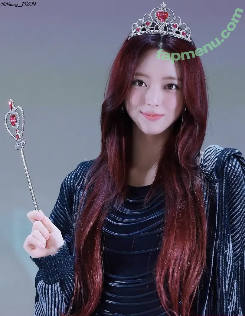 itzy.all.in.us nude photo #0819 (Shin Yu Na / Yuna ITZY / 유나)