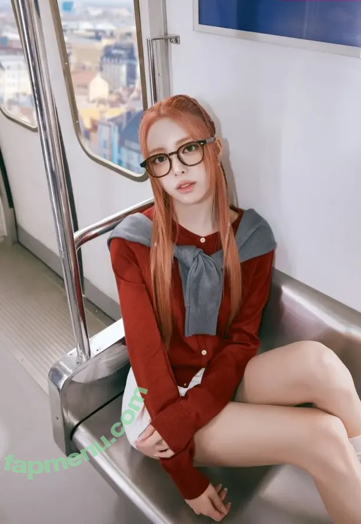 itzy.all.in.us nude photo #0850 (Shin Yu Na / Yuna ITZY / 유나)