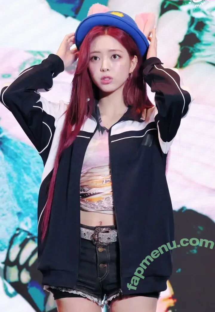 itzy.all.in.us nude photo #0859 (Shin Yu Na / Yuna ITZY / 유나)