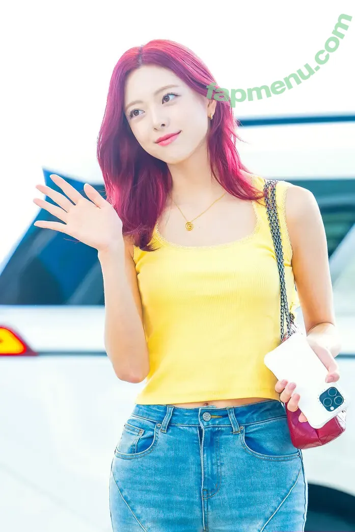 itzy.all.in.us nude photo #0864 (Shin Yu Na / Yuna ITZY / 유나)