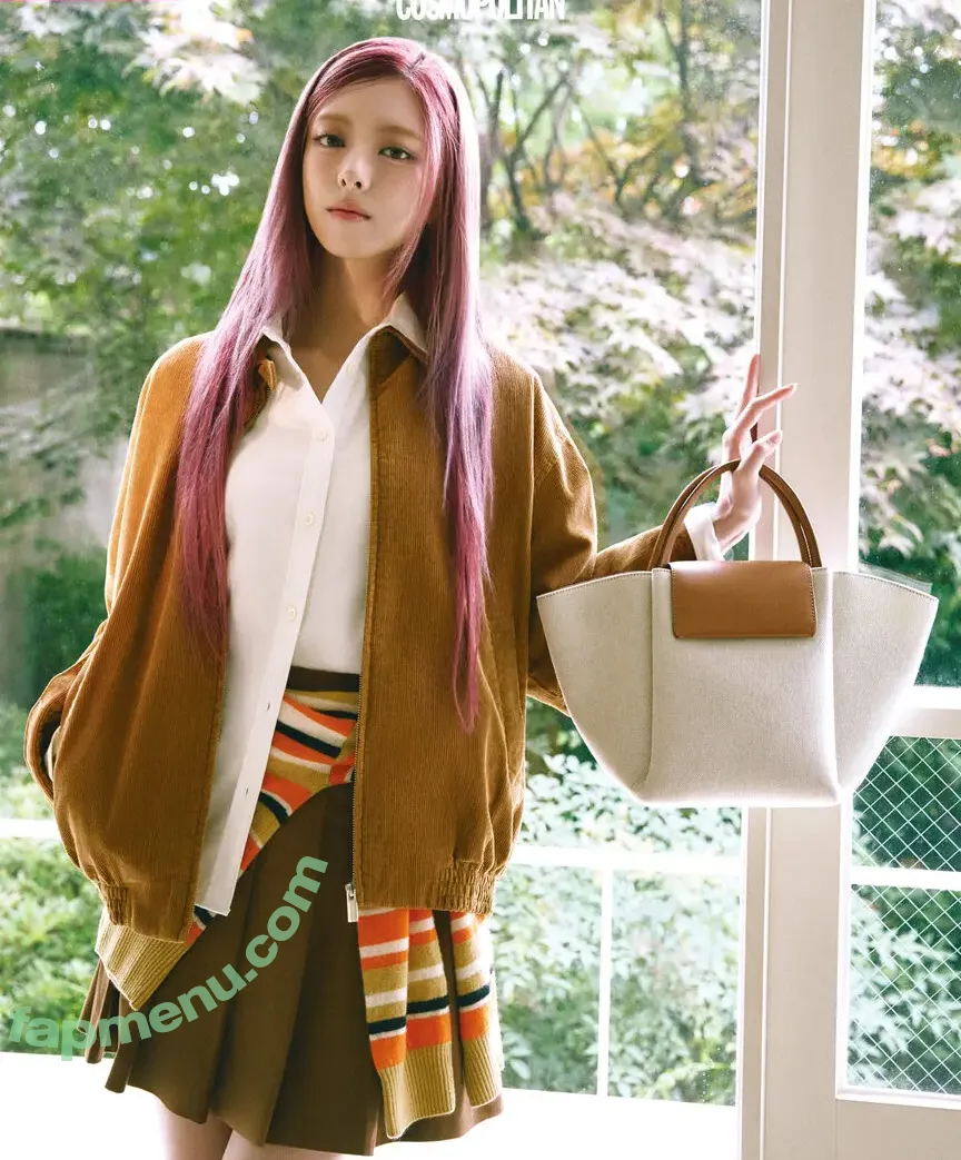 itzy.all.in.us nude photo #0873 (Shin Yu Na / Yuna ITZY / 유나)