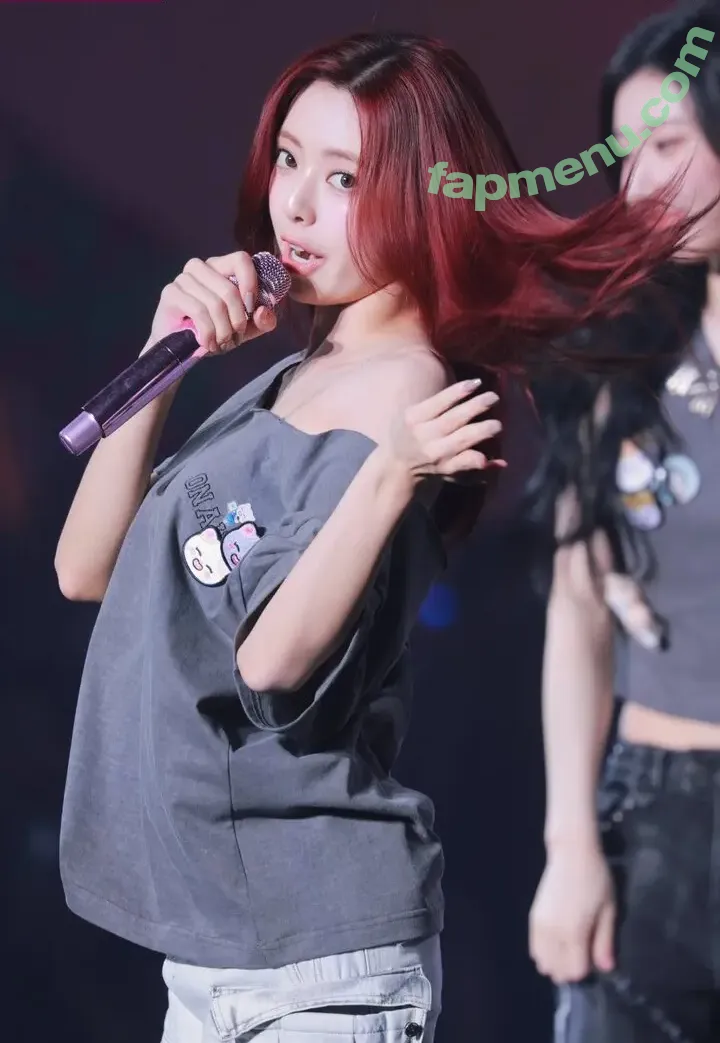 itzy.all.in.us nude photo #0894 (Shin Yu Na / Yuna ITZY / 유나)