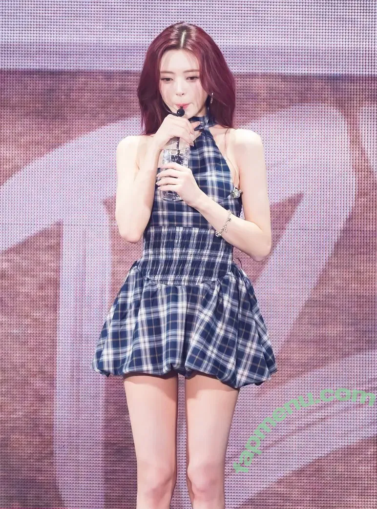 itzy.all.in.us nude photo #0903 (Shin Yu Na / Yuna ITZY / 유나)