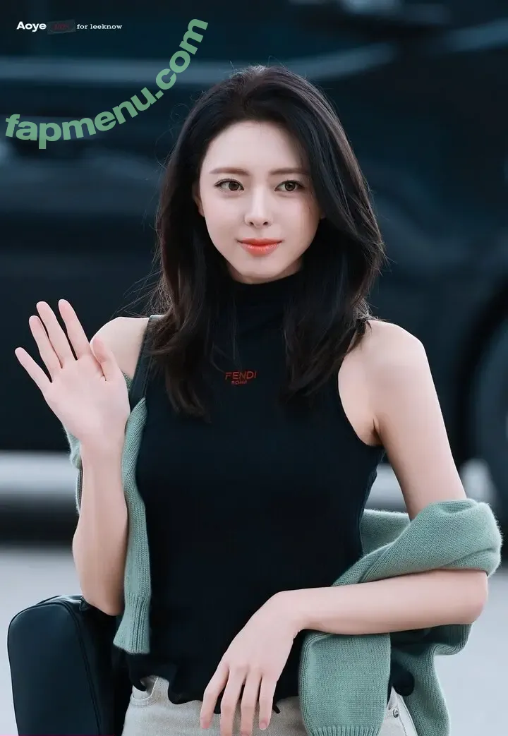 itzy.all.in.us nude photo #0917 (Shin Yu Na / Yuna ITZY / 유나)