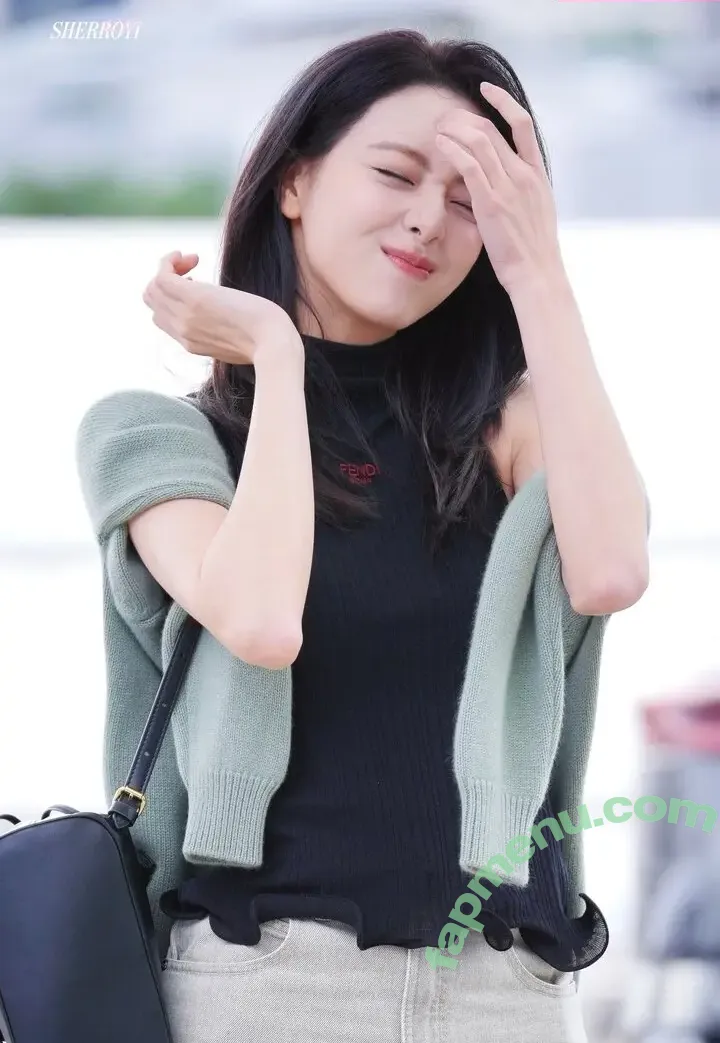 itzy.all.in.us nude photo #0922 (Shin Yu Na / Yuna ITZY / 유나)