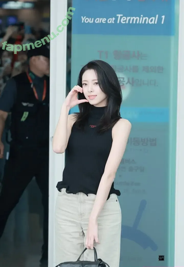 itzy.all.in.us nude photo #0929 (Shin Yu Na / Yuna ITZY / 유나)