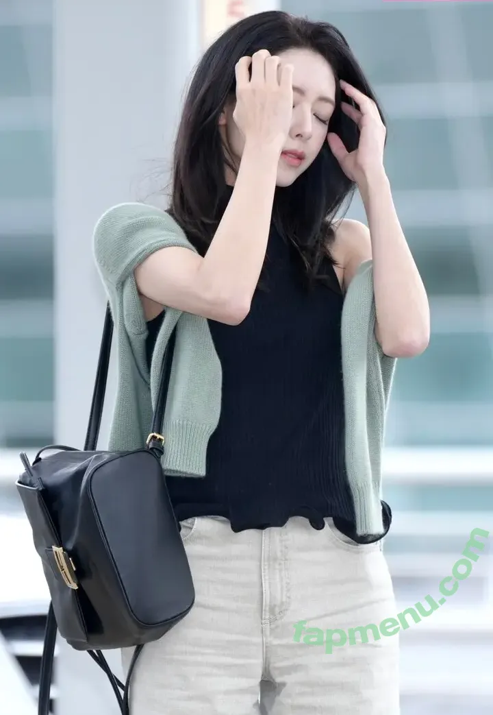 itzy.all.in.us nude photo #0931 (Shin Yu Na / Yuna ITZY / 유나)