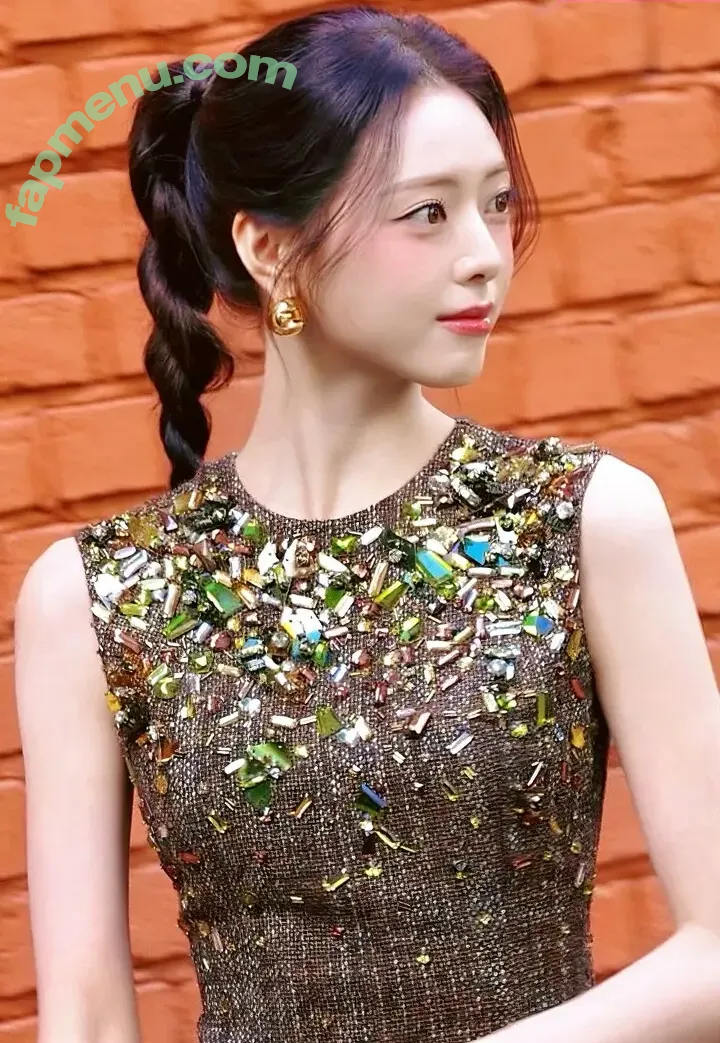 itzy.all.in.us nude photo #0937 (Shin Yu Na / Yuna ITZY / 유나)