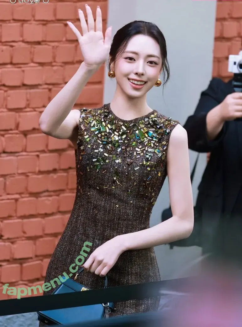 itzy.all.in.us nude photo #0942 (Shin Yu Na / Yuna ITZY / 유나)