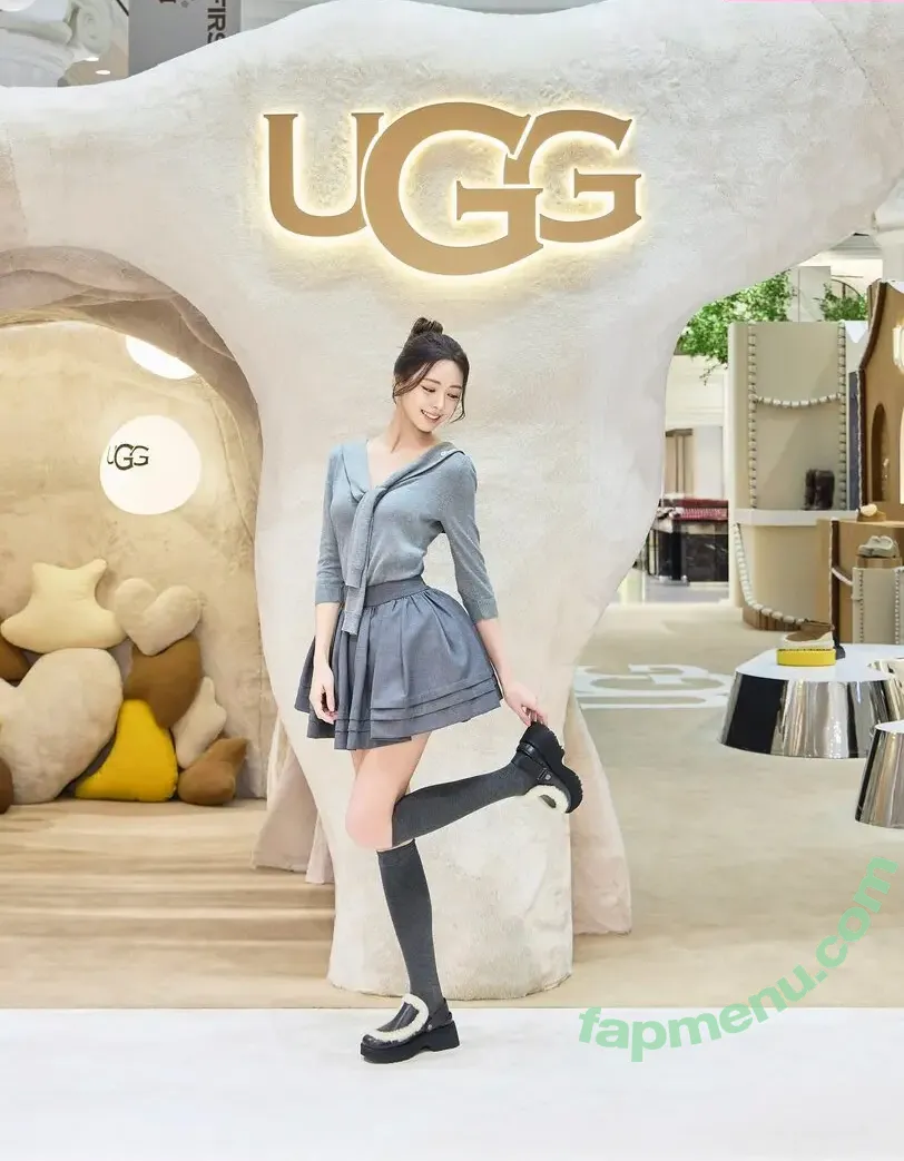 itzy.all.in.us nude photo #0977 (Shin Yu Na / Yuna ITZY / 유나)