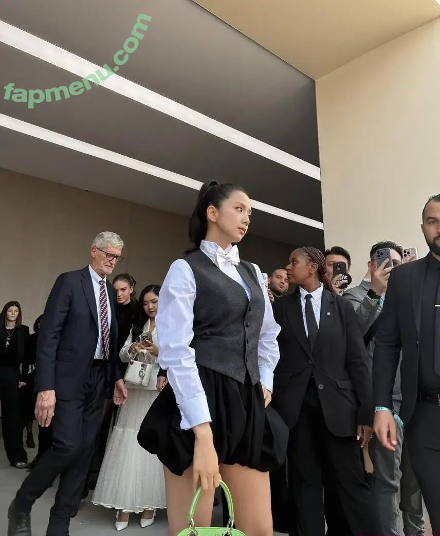 itzy.all.in.us nude photo #0982 (Shin Yu Na / Yuna ITZY / 유나)