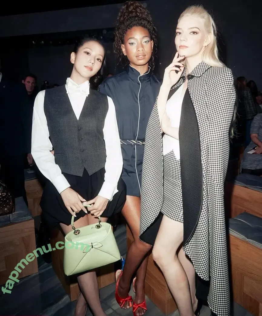 itzy.all.in.us nude photo #0987 (Shin Yu Na / Yuna ITZY / 유나)