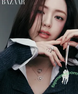 itzy.all.in.us / Shin Yu Na / Yuna ITZY / 유나 nude photo #1058