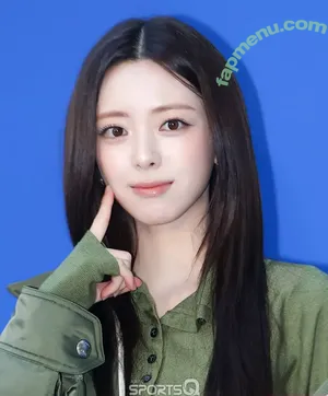 itzy.all.in.us / Shin Yu Na / Yuna ITZY / 유나 nude photo #1062
