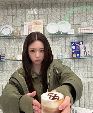 itzy.all.in.us / Shin Yu Na / Yuna ITZY / 유나 nude photo #1078