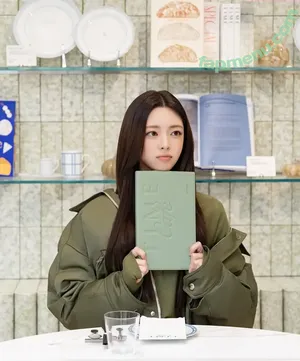 itzy.all.in.us / Shin Yu Na / Yuna ITZY / 유나 nude photo #1081