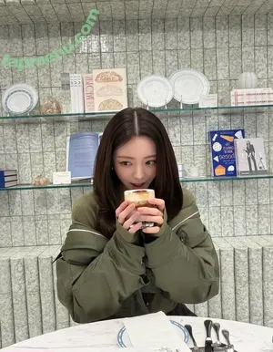 itzy.all.in.us / Shin Yu Na / Yuna ITZY / 유나 nude photo #1086
