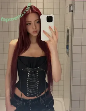 itzy.all.in.us / Shin Yu Na / Yuna ITZY / 유나 nude photo #1101