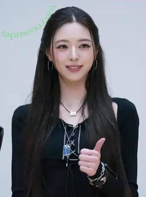 itzy.all.in.us / Shin Yu Na / Yuna ITZY / 유나 nude photo #1149