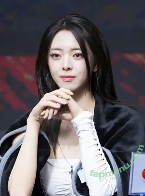 itzy.all.in.us / Shin Yu Na / Yuna ITZY / 유나 nude photo #1161